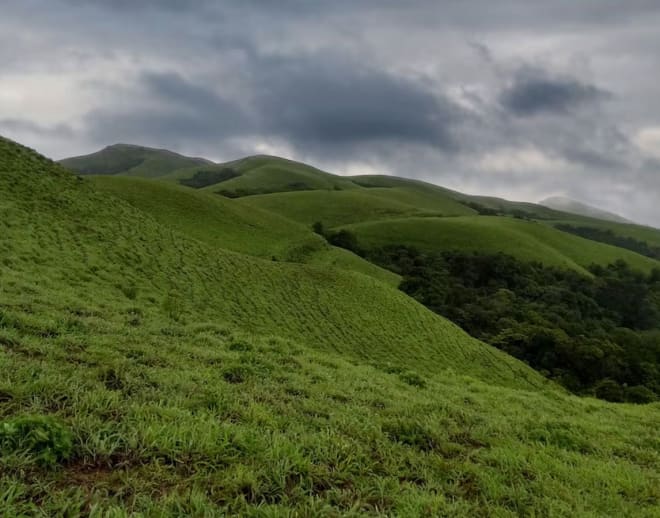Bandaje Falls Trek Image