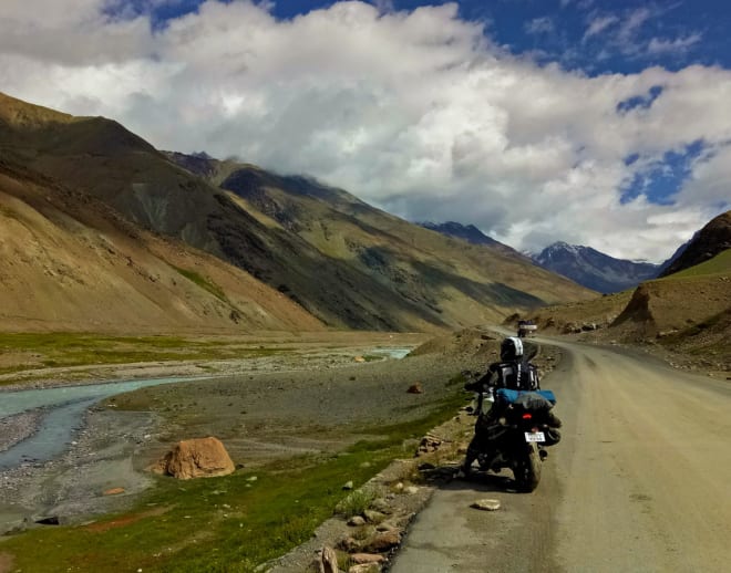 Umling La Pass Bike Trip from Leh Image