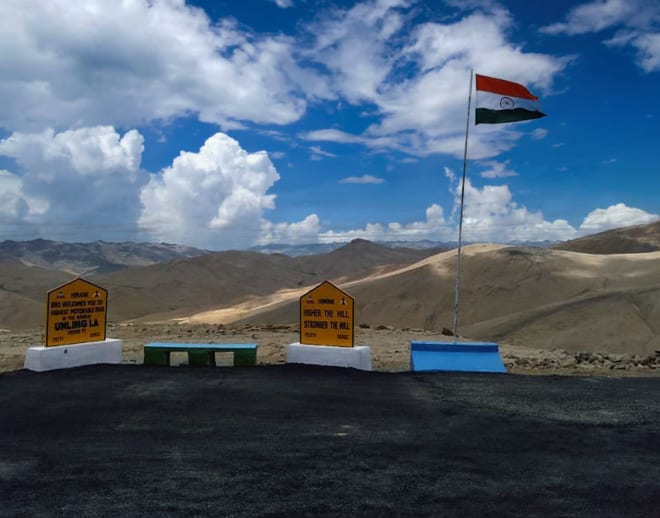 Umling La Pass Bike Trip from Leh Image