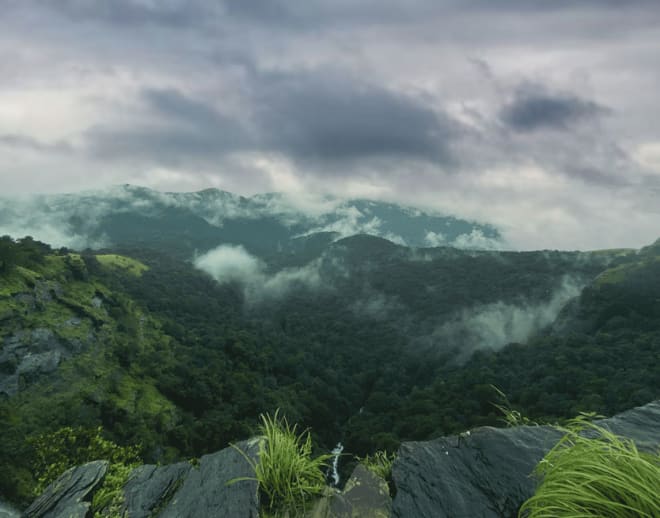 Bandaje Falls Trek Image